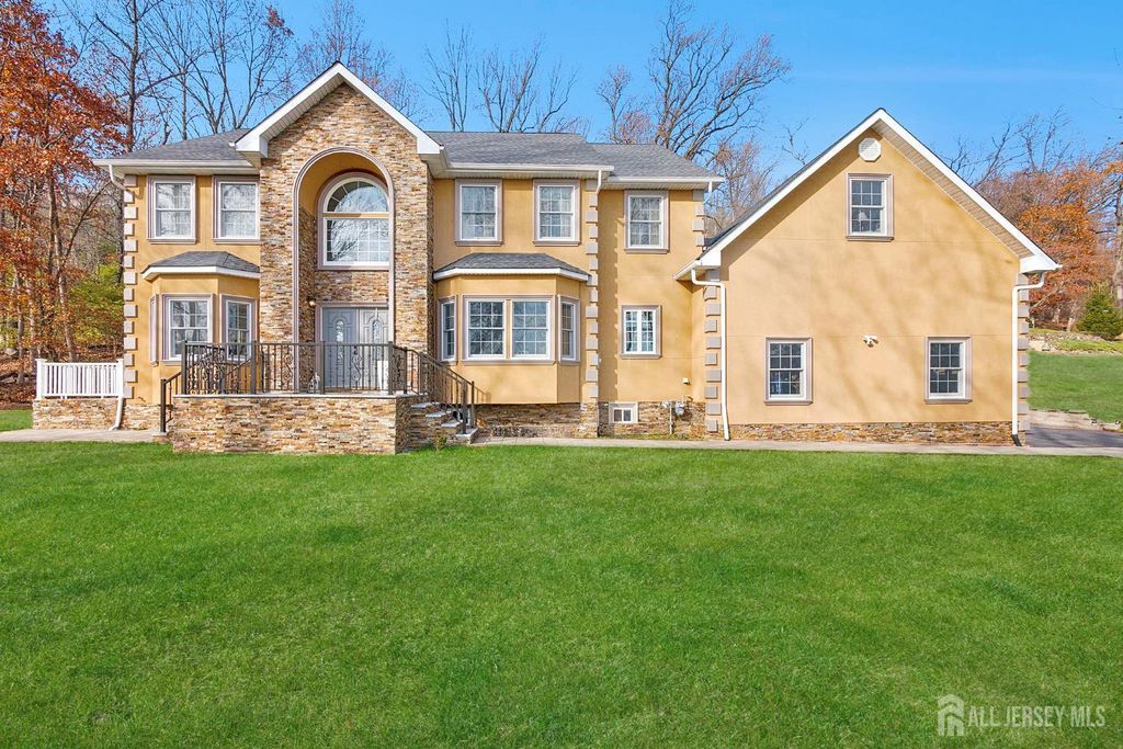 1121 N Washington Avenue N 23, Green Brook, NJ 08812