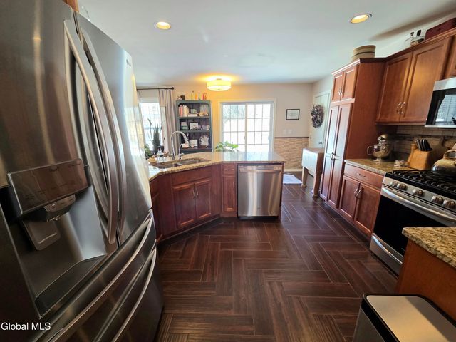 128 Abbey Road, Poestenkill, NY 12140