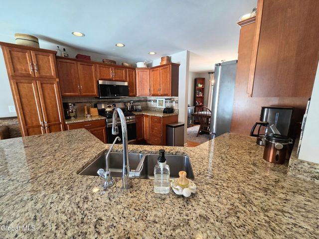 128 Abbey Road, Poestenkill, NY 12140