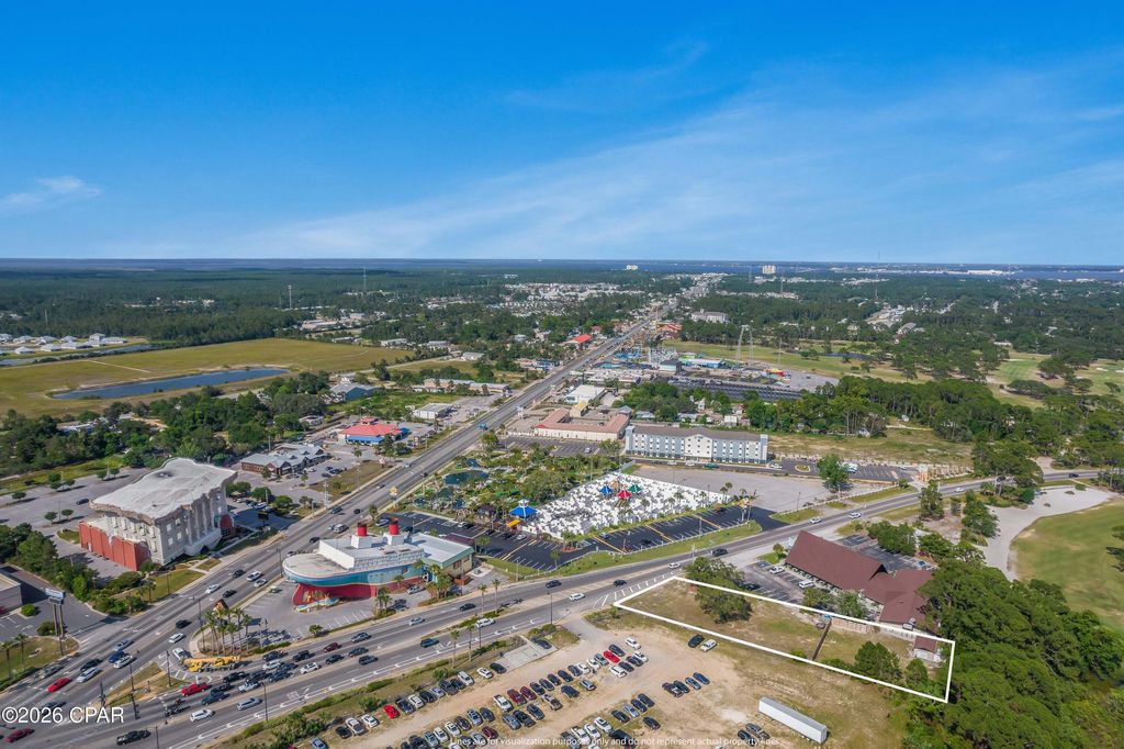 Image 6 of property listing at 9823 Thomas Drive, Panama City Beach, FL 32408