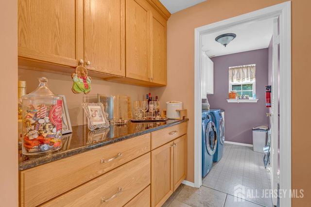 6 Vail Drive, Old Bridge, NJ 07747