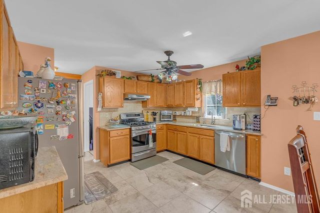 6 Vail Drive, Old Bridge, NJ 07747