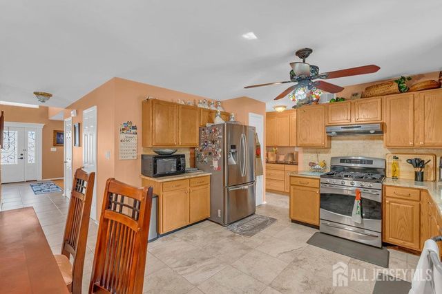 6 Vail Drive, Old Bridge, NJ 07747