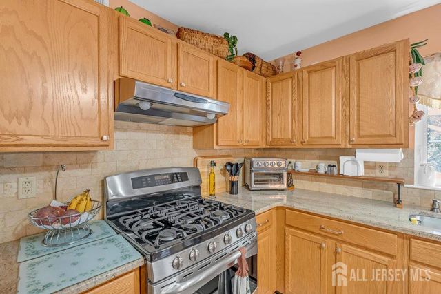 6 Vail Drive, Old Bridge, NJ 07747