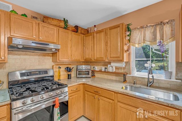 6 Vail Drive, Old Bridge, NJ 07747