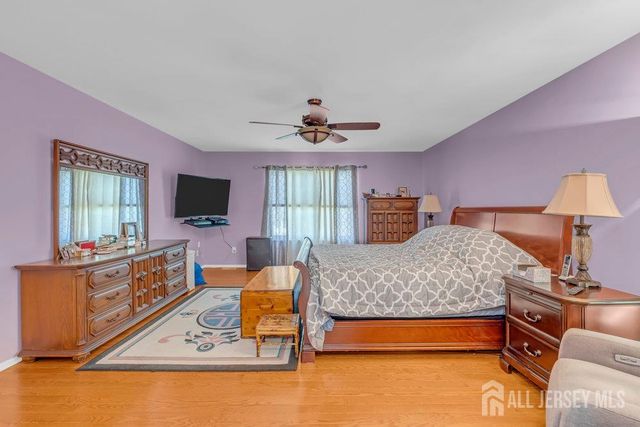 6 Vail Drive, Old Bridge, NJ 07747