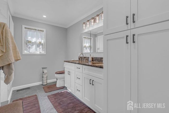 6 Vail Drive, Old Bridge, NJ 07747