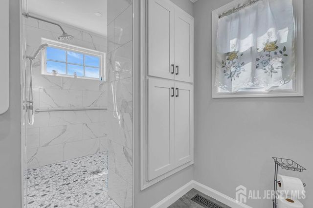 6 Vail Drive, Old Bridge, NJ 07747