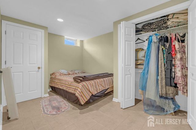 6 Vail Drive, Old Bridge, NJ 07747