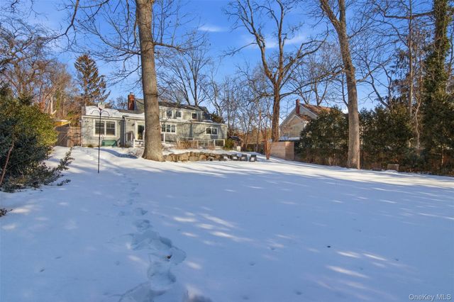 10 Beech Lane, Stony Brook, NY 11790