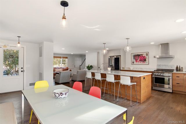 10 Beech Lane, Stony Brook, NY 11790