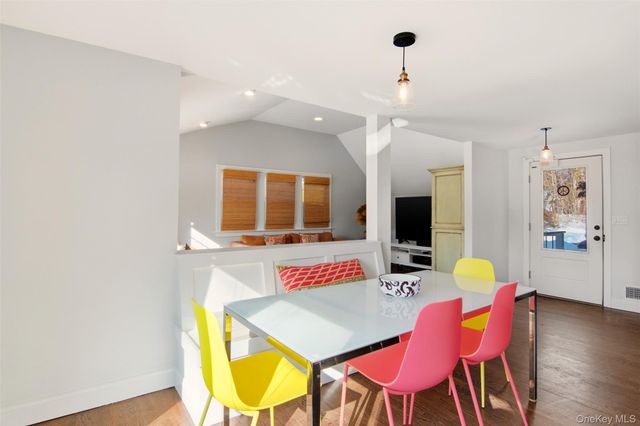 10 Beech Lane, Stony Brook, NY 11790