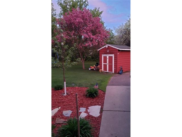 890 Maple Drive, Osceola, WI 54020