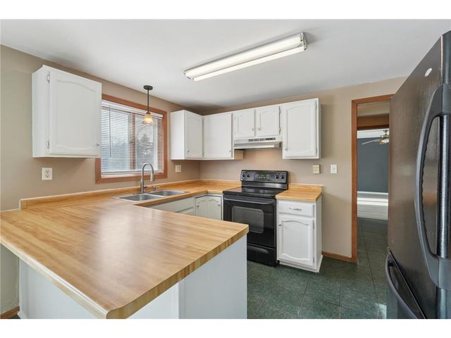 890 Maple Drive, Osceola, WI 54020