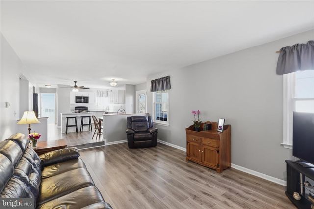 1410 SUMMER SWEET LN, Mount Airy, MD 21771