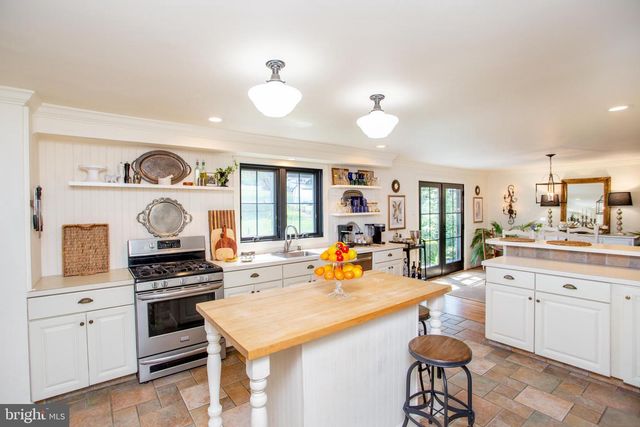 98 E HERON RD, Southampton, PA 18966