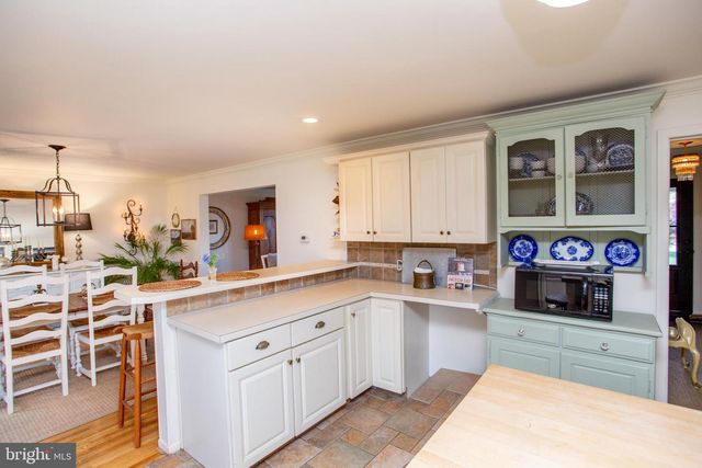 98 E HERON RD, Southampton, PA 18966