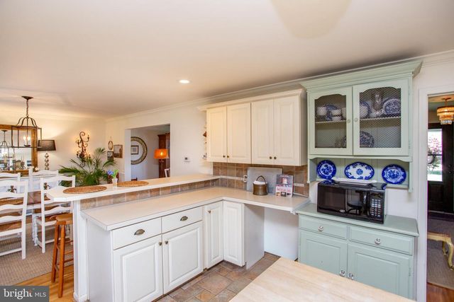 98 E HERON RD, Southampton, PA 18966