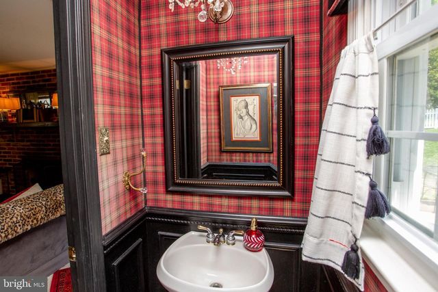 98 E HERON RD, Southampton, PA 18966