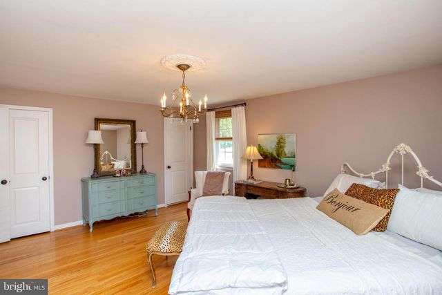 98 E HERON RD, Southampton, PA 18966