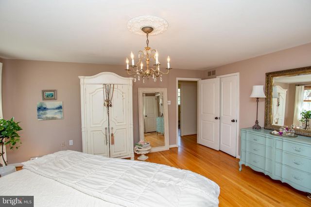 98 E HERON RD, Southampton, PA 18966