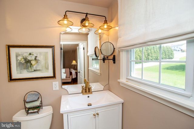 98 E HERON RD, Southampton, PA 18966