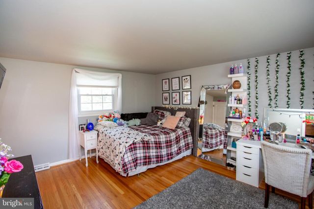 98 E HERON RD, Southampton, PA 18966