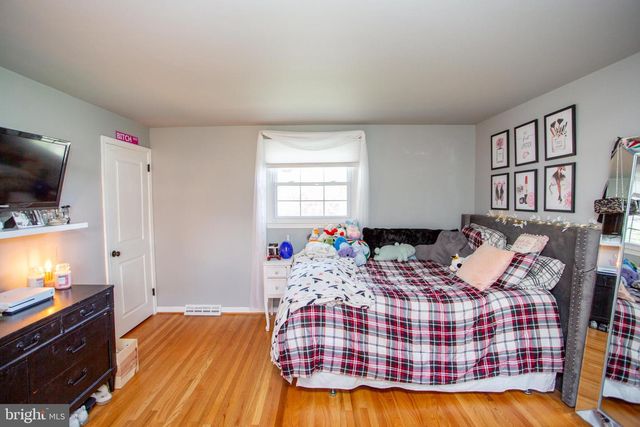 98 E HERON RD, Southampton, PA 18966