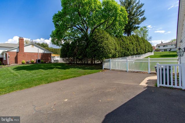 98 E HERON RD, Southampton, PA 18966