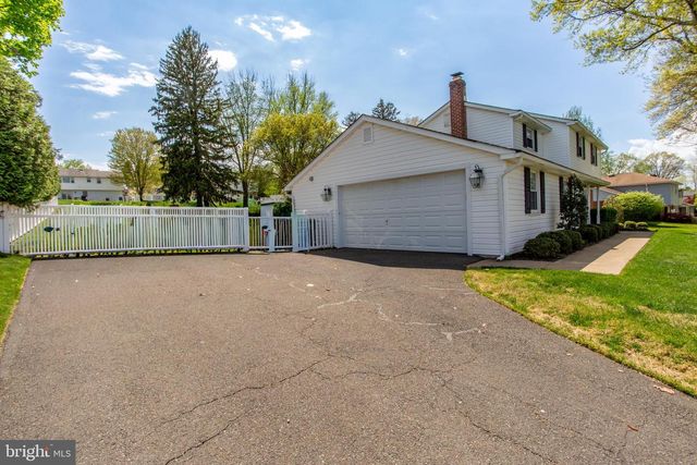 98 E HERON RD, Southampton, PA 18966