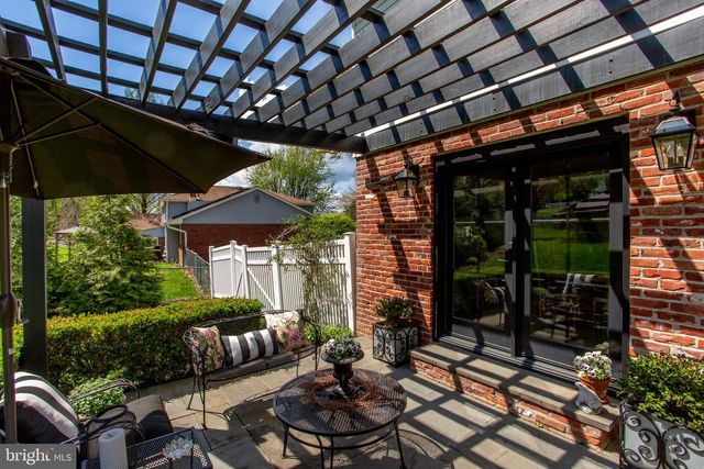 98 E HERON RD, Southampton, PA 18966