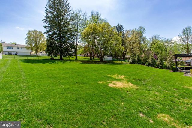 98 E HERON RD, Southampton, PA 18966