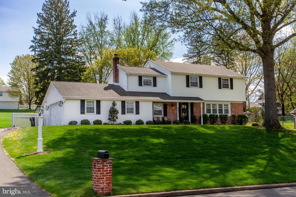 98 E HERON RD, Southampton, PA 18966