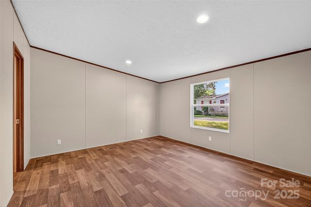 136 Weiss Road, Asheville, NC 28806
