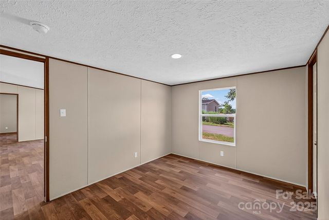 136 Weiss Road, Asheville, NC 28806