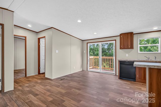 136 Weiss Road, Asheville, NC 28806