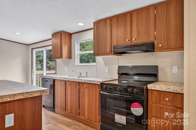 136 Weiss Road, Asheville, NC 28806