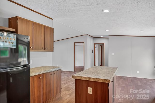 136 Weiss Road, Asheville, NC 28806