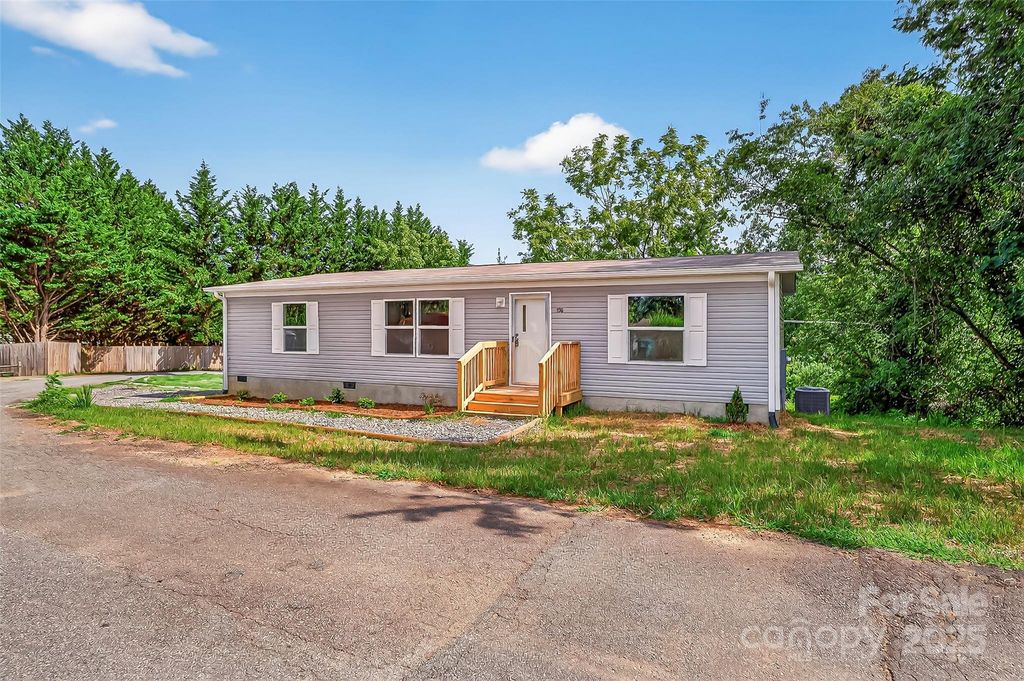 136 Weiss Road, Asheville, NC 28806