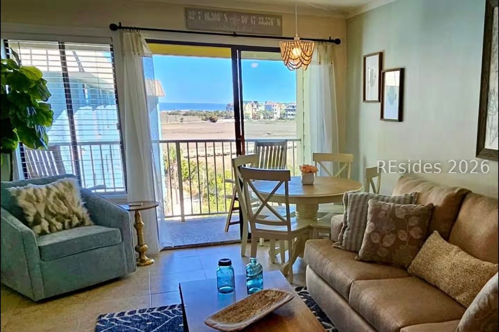 Image 10 of property listing at 663 William Hilton Pkwy Apt 2402, Hilton Head Island, SC 29928