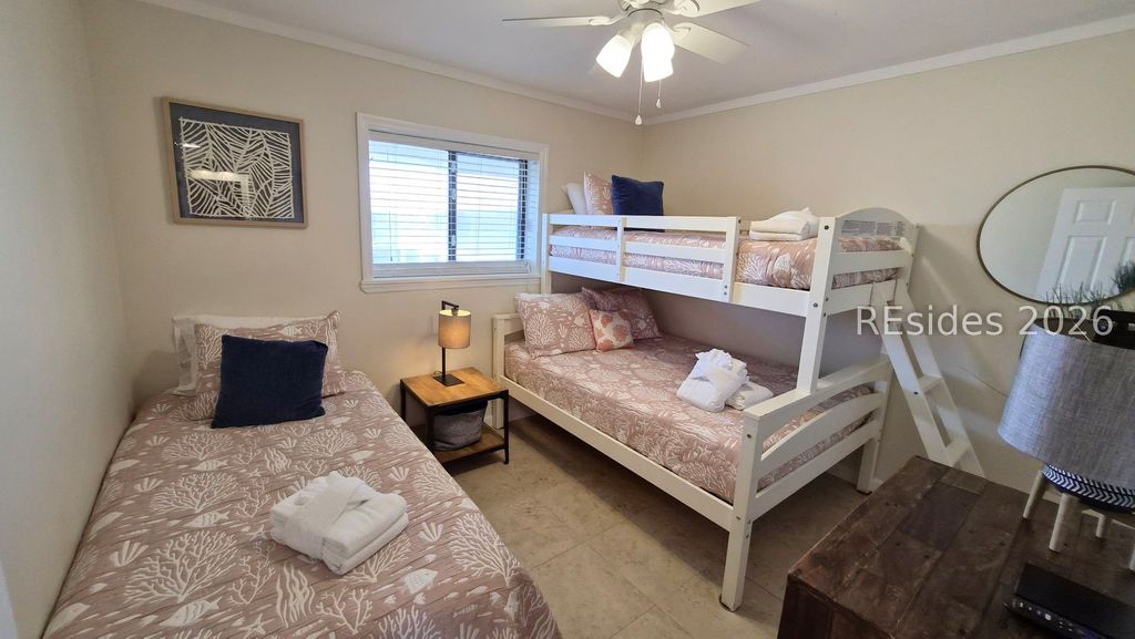 Image 18 of property listing at 663 William Hilton Pkwy Apt 2402, Hilton Head Island, SC 29928