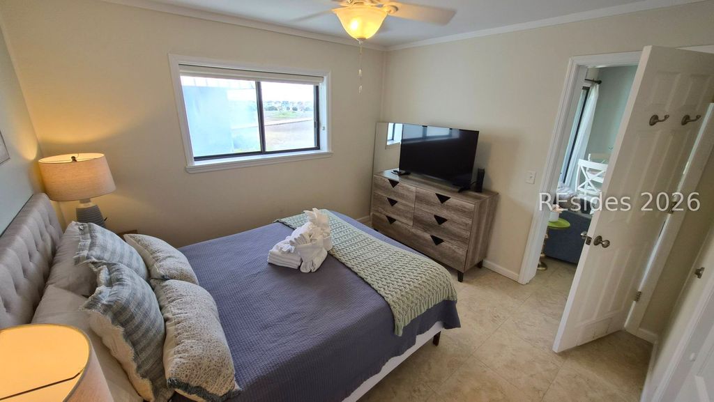 Image 21 of property listing at 663 William Hilton Pkwy Apt 2402, Hilton Head Island, SC 29928