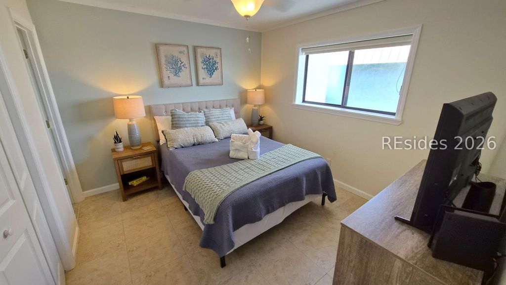 Image 22 of property listing at 663 William Hilton Pkwy Apt 2402, Hilton Head Island, SC 29928