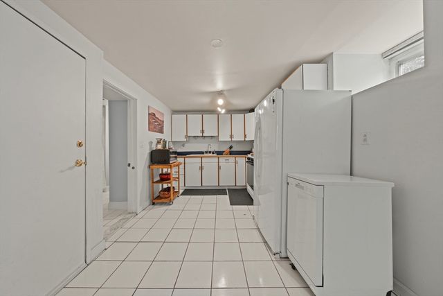 25 Pinedale Rd 1, Boston, MA 02131