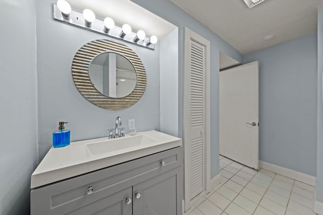 25 Pinedale Rd 1, Boston, MA 02131