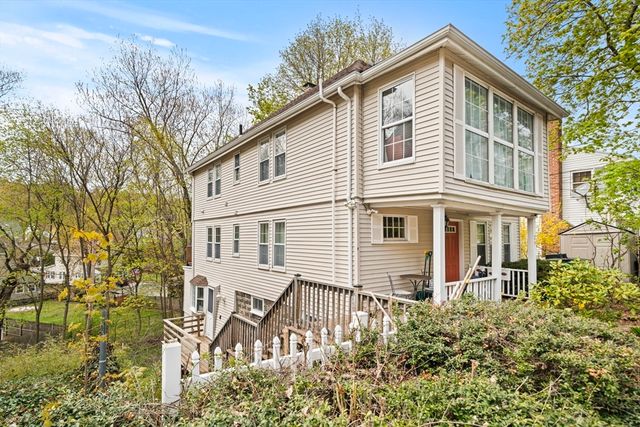 25 Pinedale Rd 1, Boston, MA 02131