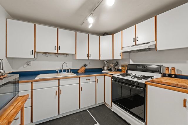 25 Pinedale Rd 1, Boston, MA 02131