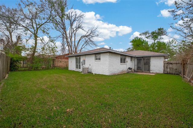 12811 Roandale Drive, Houston, TX 77048