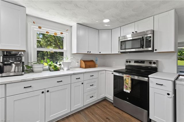 764 Greenway RD, Suffolk, VA 23434