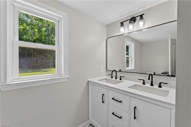 764 Greenway RD, Suffolk, VA 23434